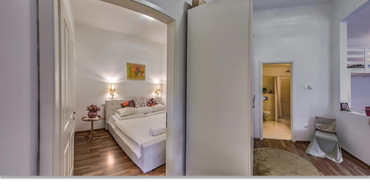 Julia'S Home Budapest Eksteriør bilde