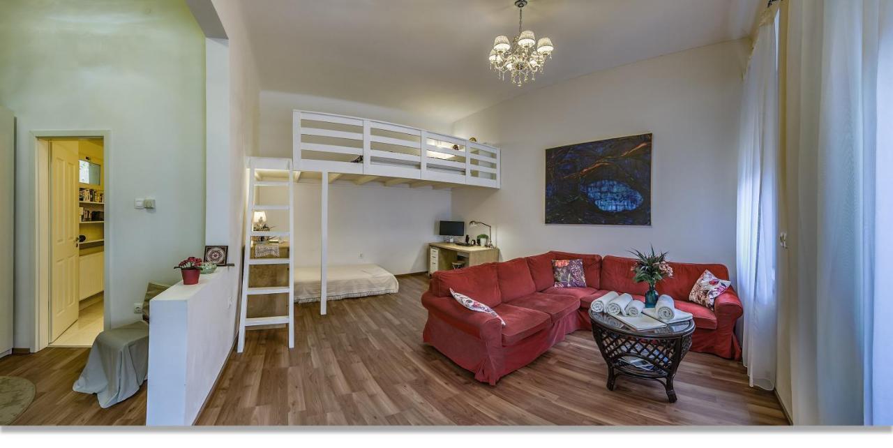 Julia'S Home Budapest Eksteriør bilde